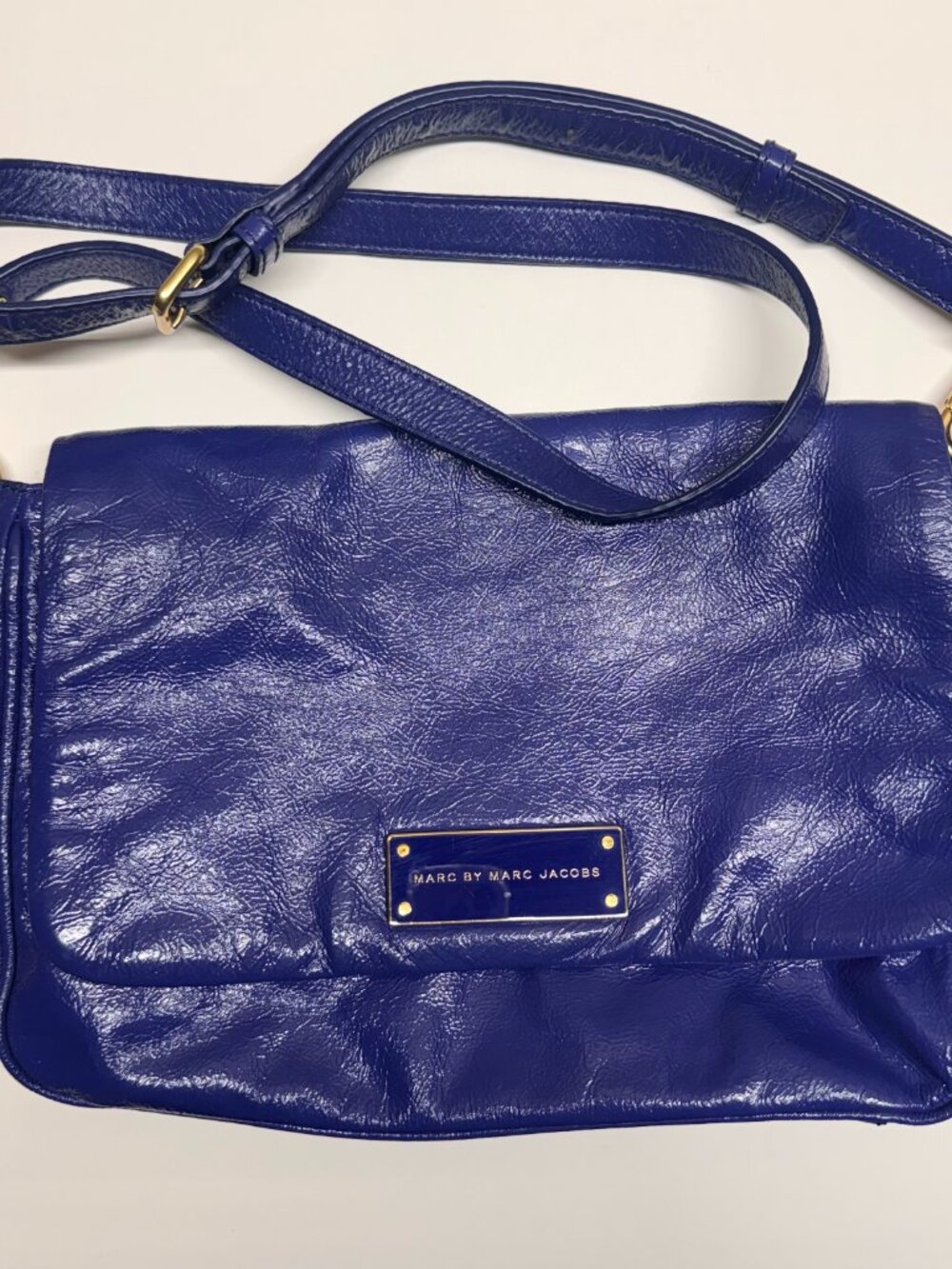 Marc by Marc Jacobs cobalt blue crinkle patent leather crossbody bag gold tone